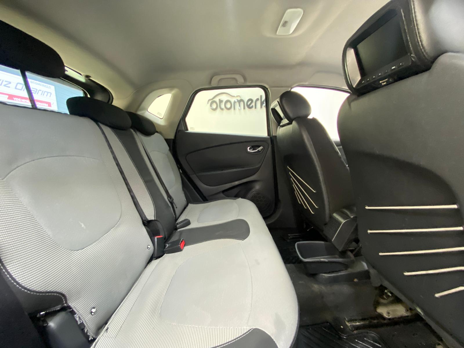 RENAULT CAPTUR 24